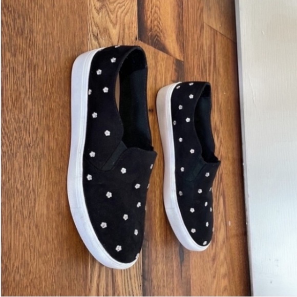 Loft Daisy Suede Slip-On Sneakers Black Flowers Pink White Low Top Casual Floral - Picture 4 of 16